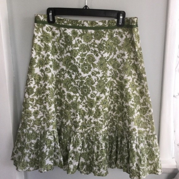 Ann Taylor Dresses & Skirts - Ann Taylor Green Skirt Size 8
